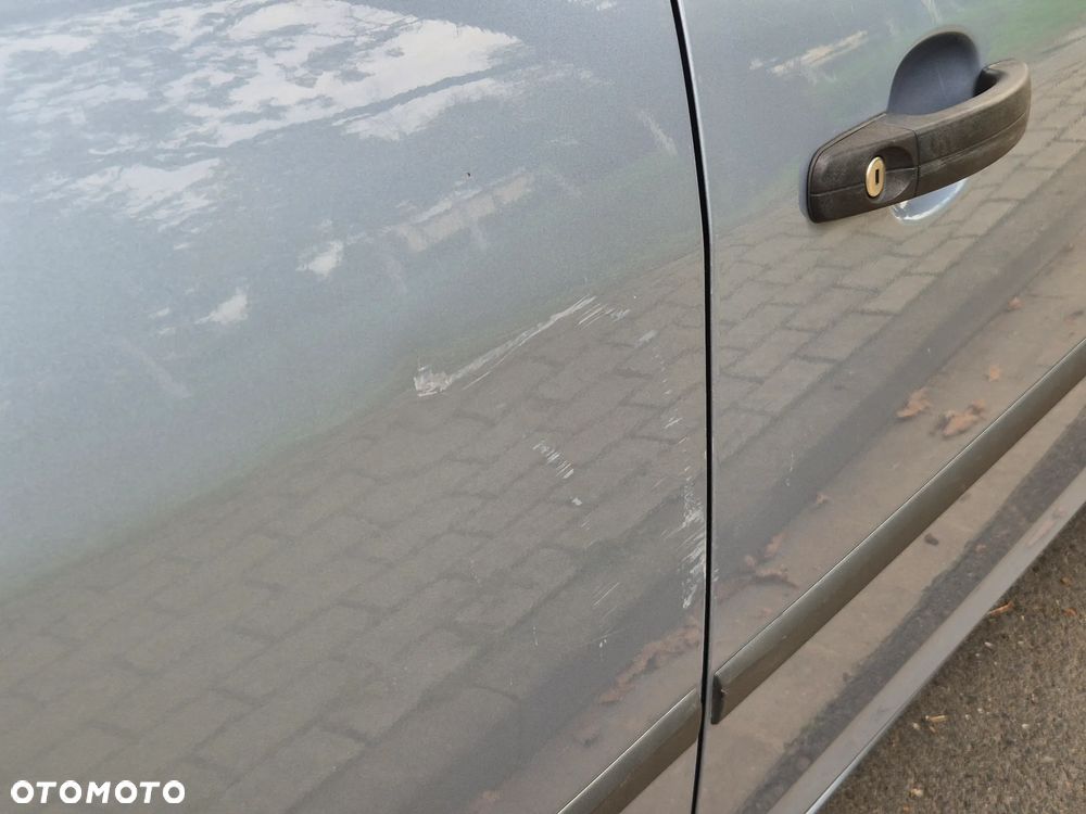 Ford Focus 1.4 Ambiente - 25