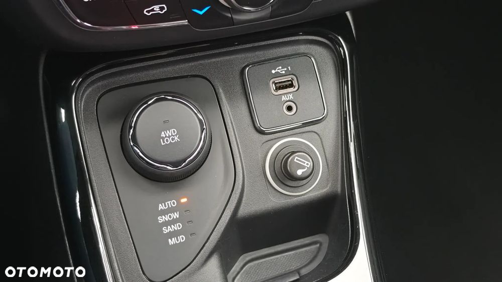Jeep Compass 2.0 MJD Night Eagle 4WD S&S - 38