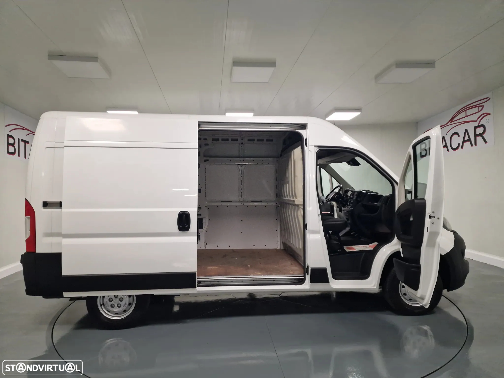 Peugeot BOXER 2.2 BLUEHDi 335 L2H2 Pro GPS CAM. TRASEIRA IVA DEDUTIVEL - 36
