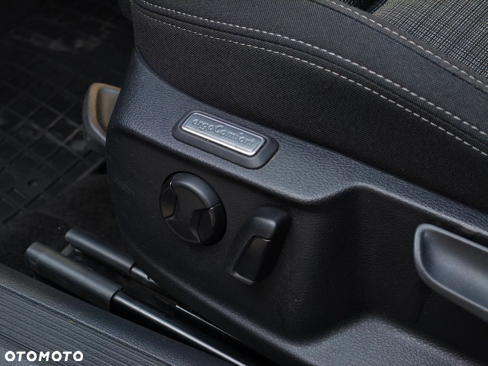 Volkswagen Passat 1.5 TSI EVO Business DSG - 33