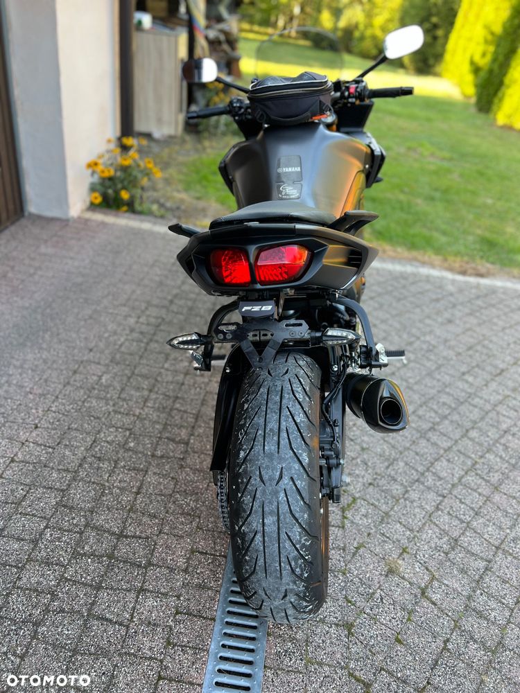 Yamaha FZ8 - 12