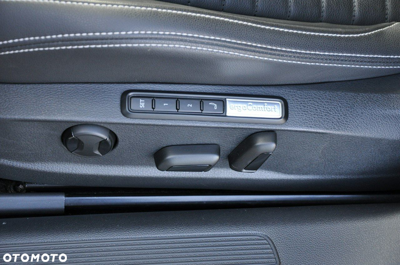 Volkswagen Passat 2.0 TDI EVO Business DSG - 9