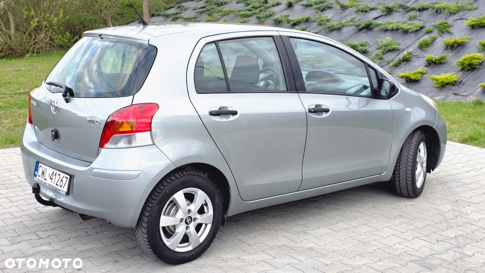 Toyota Yaris 1.33 Prestige - 4