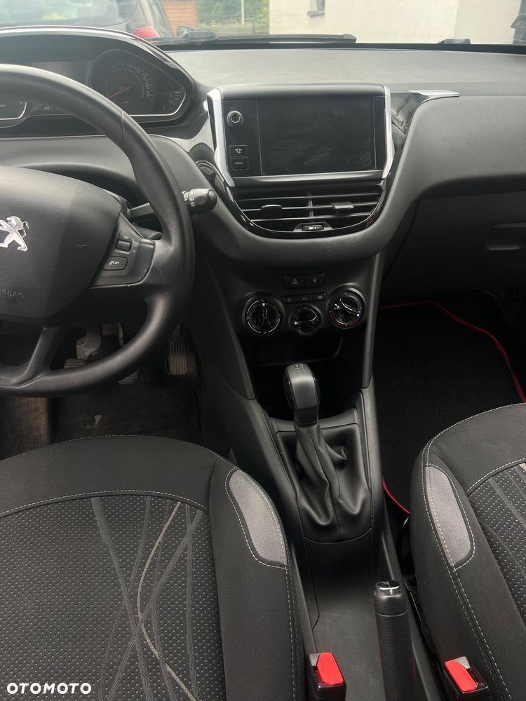 Peugeot 208 - 9
