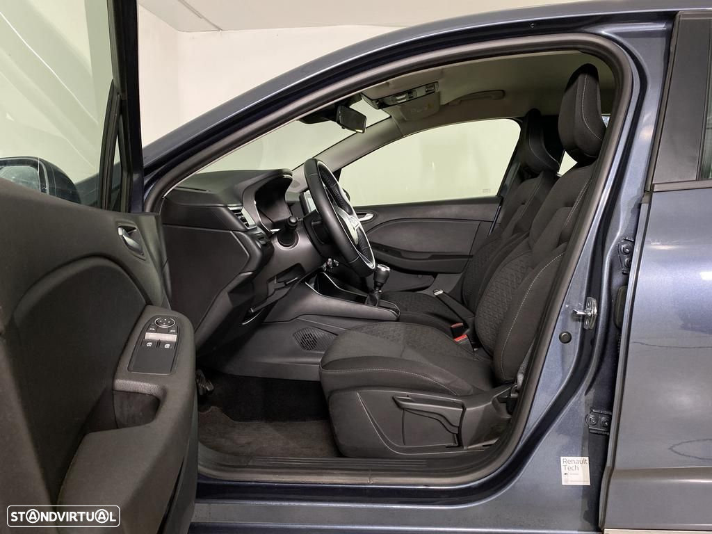 Renault Clio - 10