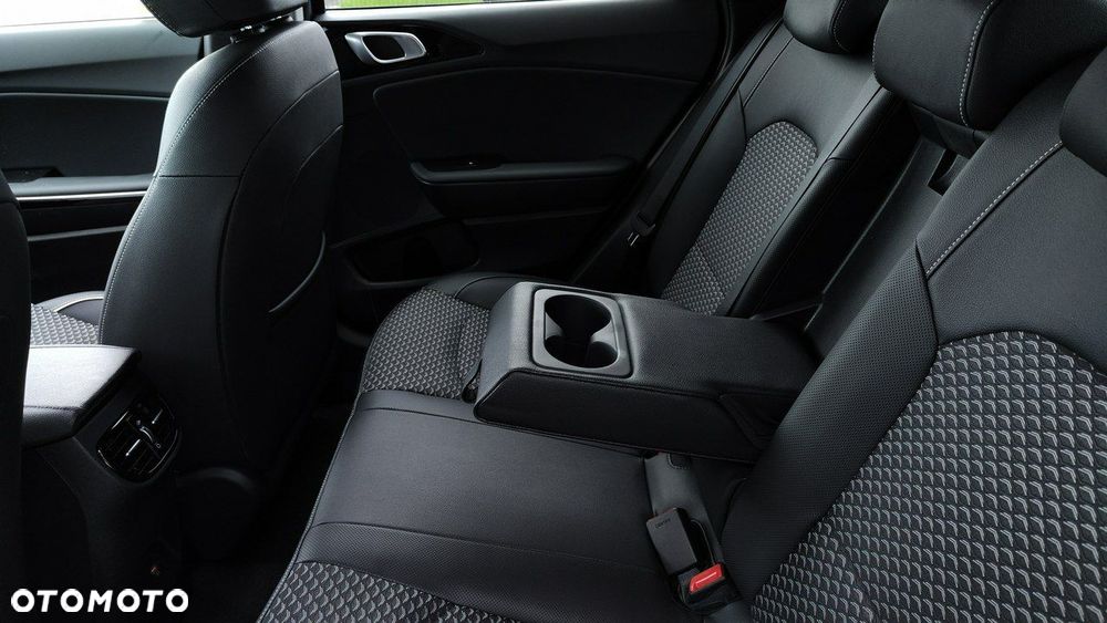 Kia XCeed - 14