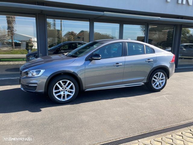 Volvo S60 Cross Country 2.0 D3 Pro Geartronic - 4