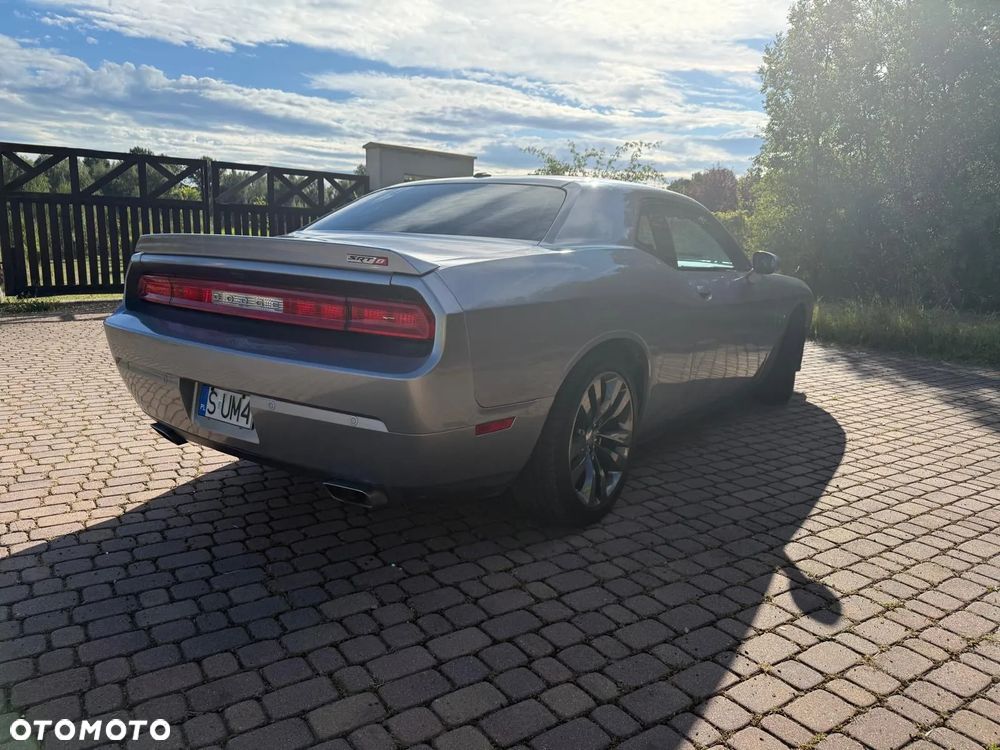 Dodge Challenger - 4