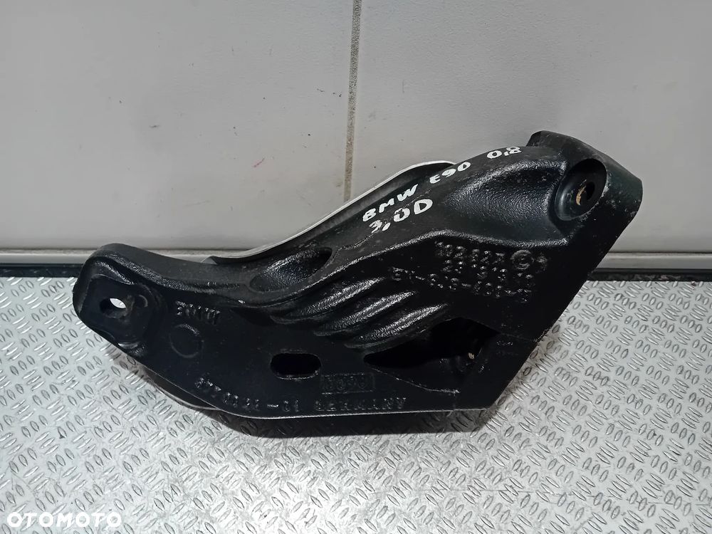 łapa silnika BMW E90-91 3.0 D 6770044 - 1