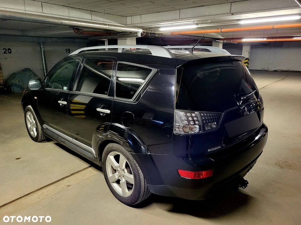 Mitsubishi Outlander 2.0 DID Intense + - 8
