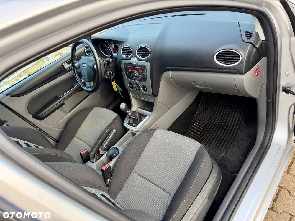 Ford Focus 1.8 Style+ - 16