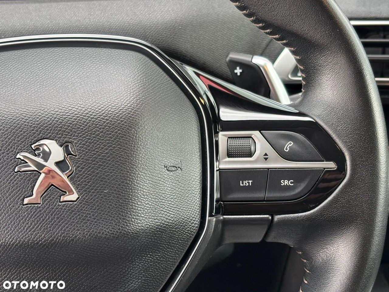 Peugeot 3008 1.2 PureTech Active S&S EAT6 - 20
