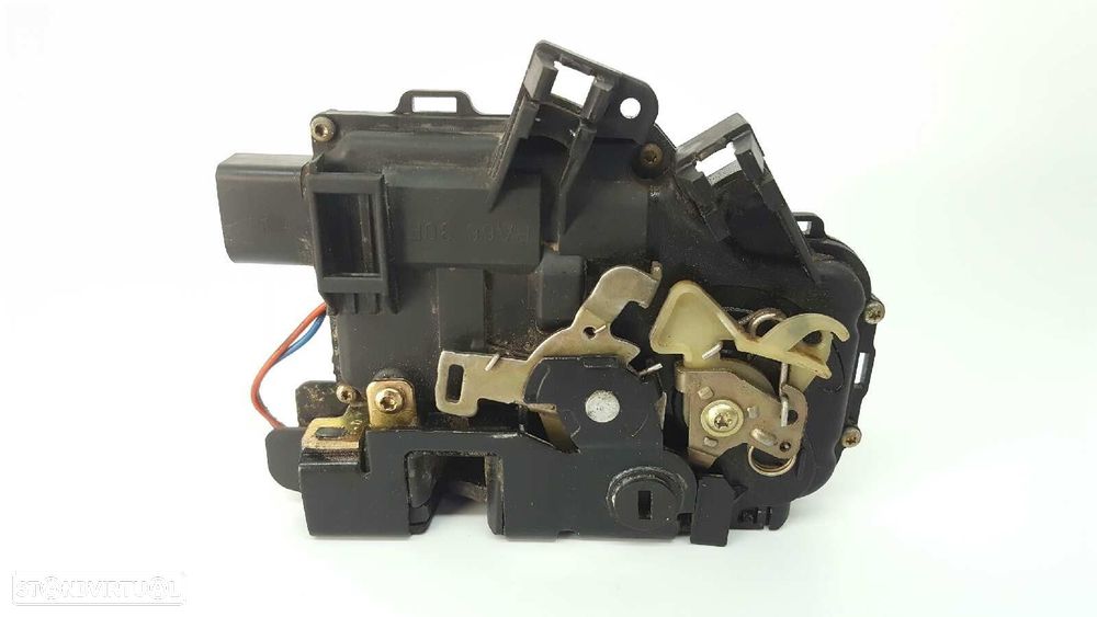 FECHADURA PORTA TRASEIRA DIREITA AUDI A6 AVANT (4B5) 2.5 TDI QUATTRO - 4