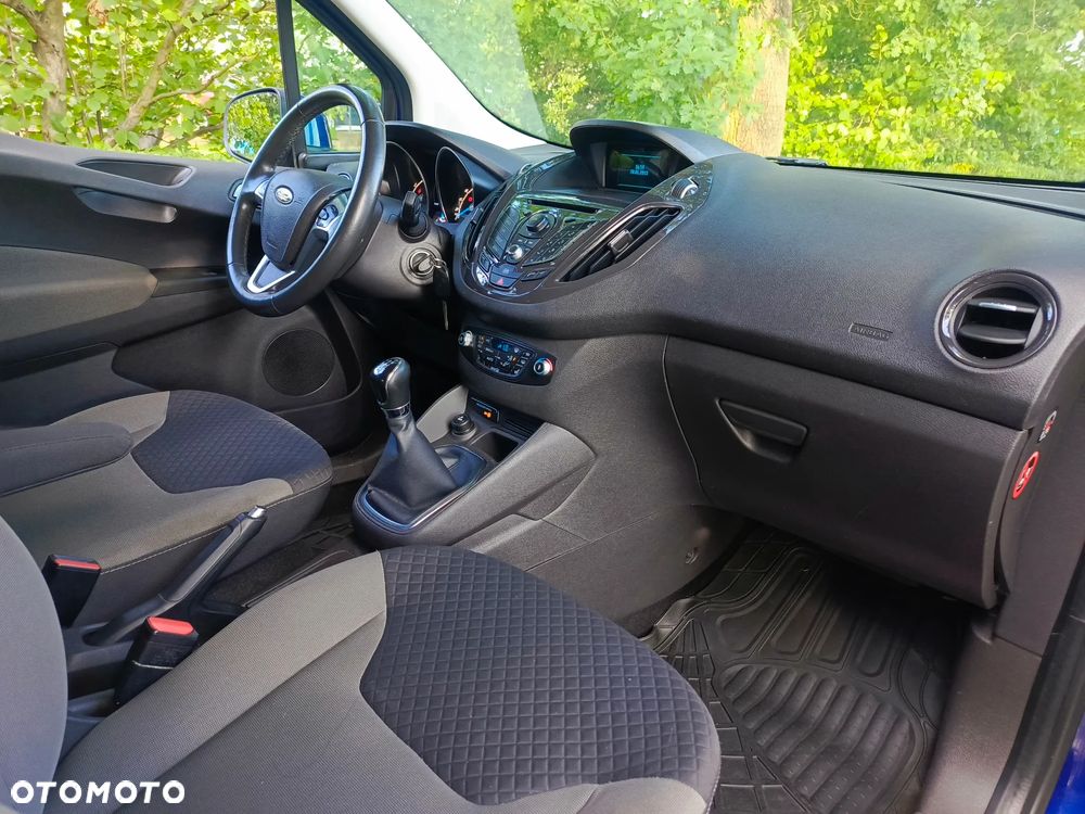 Ford Tourneo Courier 1.0 EcoBoost Titanium - 22