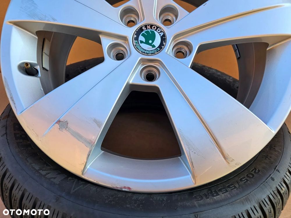 (F104) Skoda SuperB 3 III OE / 3V0 601 025A / 6,5Jx17 ET41 5x112 - 4