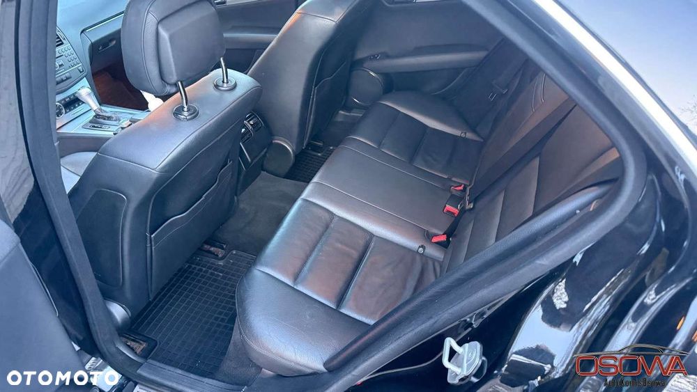 Mercedes-Benz Klasa C 250 CDI 4Matic 7G-TRONIC Avantgarde Edition - 14