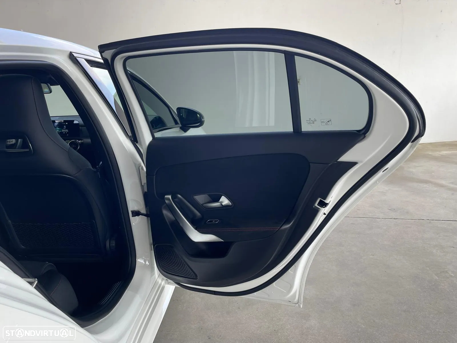Mercedes-Benz A 180 d AMG Line - 44