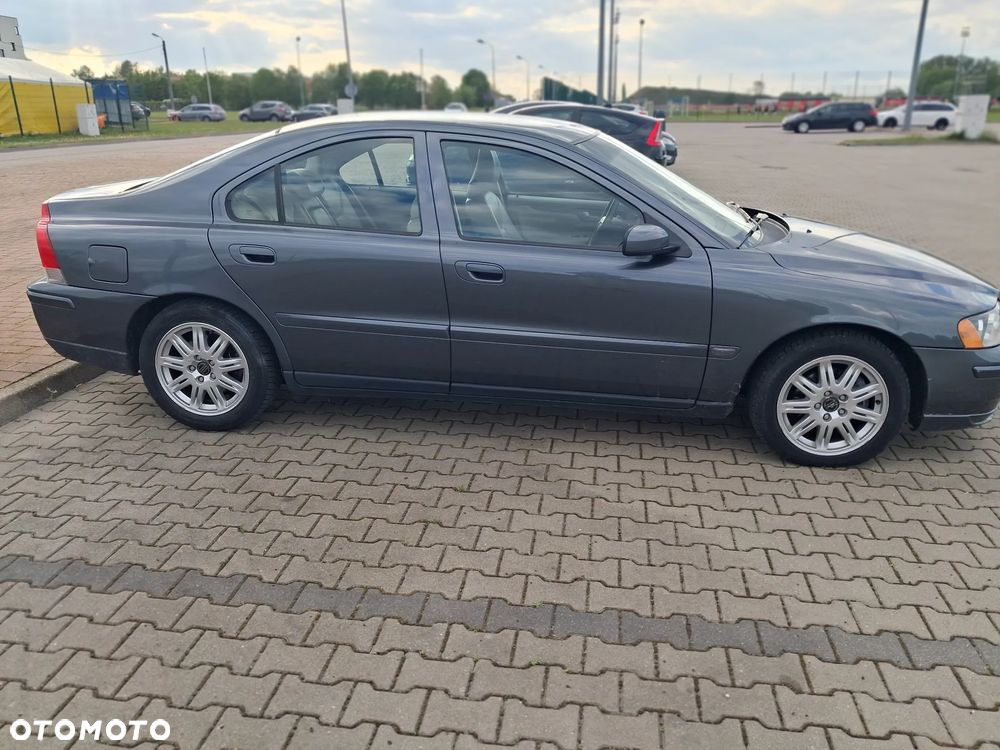 Volvo S60 2.4D5 Momentum - 3