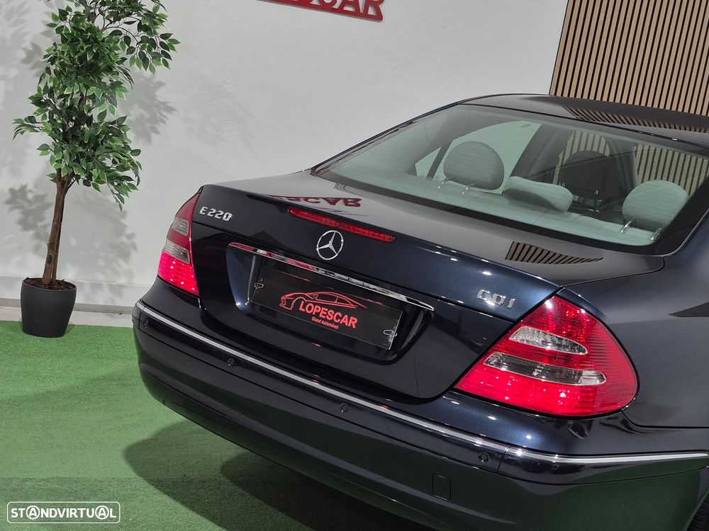 Mercedes-Benz E 220 CDI Auto Elegance - 5