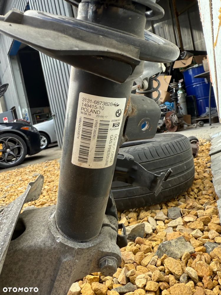 Zwrotnica z amortyzatorem BMW F31 328/330 USA - 3