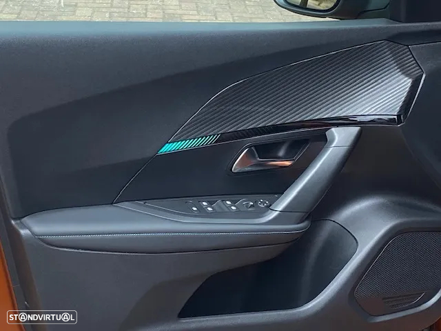 Peugeot 2008 PureTech 130 EAT8 Allure - 7