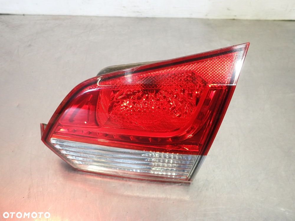 LAMPA PRAWA TYLNA W KLAPIE CHEVROLET CRUZE I LIFT KOMBI - 2