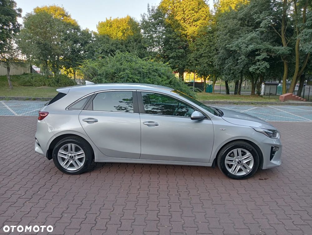 Kia Ceed 1.6 CRDi mHEV M - 11