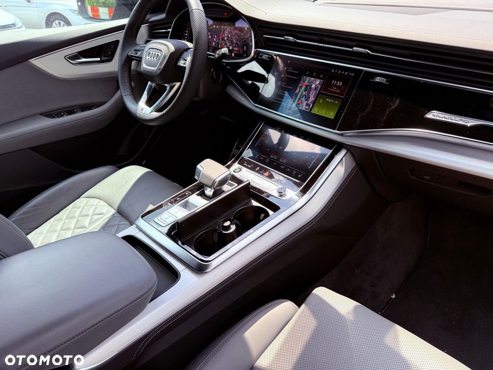 Audi Q8 - 12