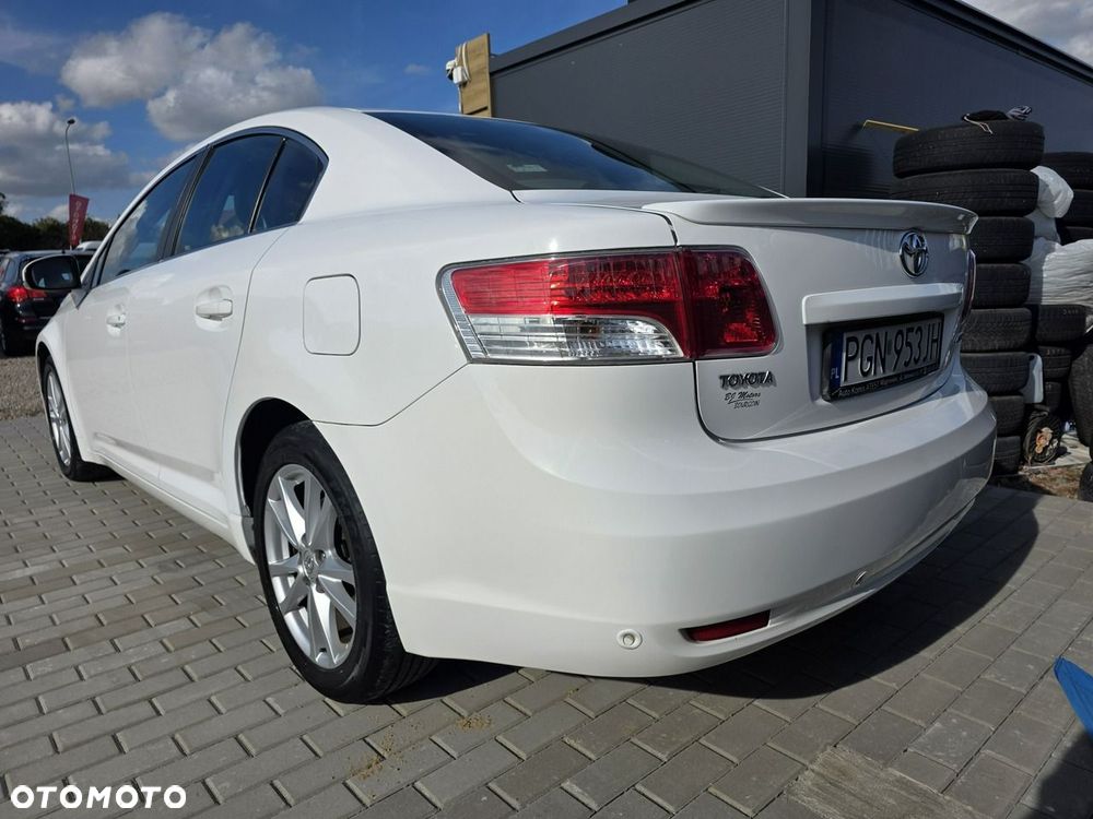 Toyota Avensis - 17