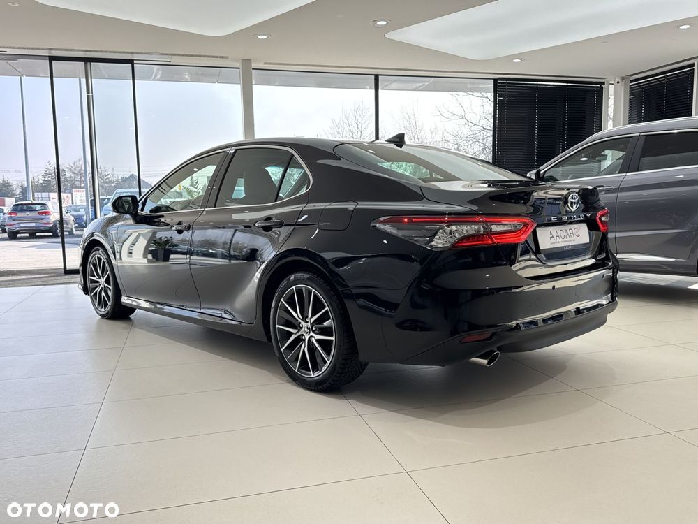 Toyota Camry - 3