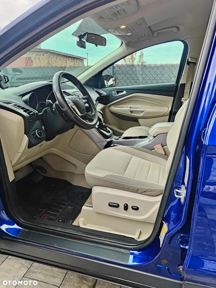 Ford Escape 2.0 EcoBoost AWD Titanium - 10