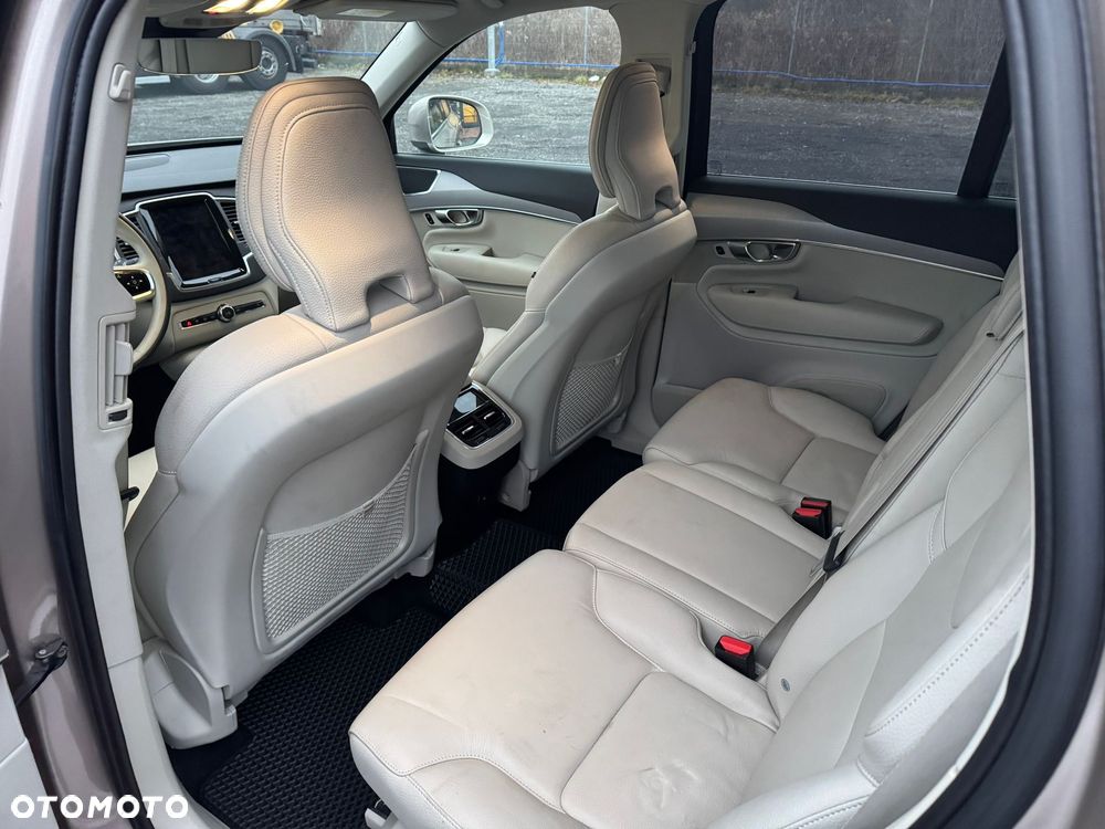 Volvo XC 90 - 21