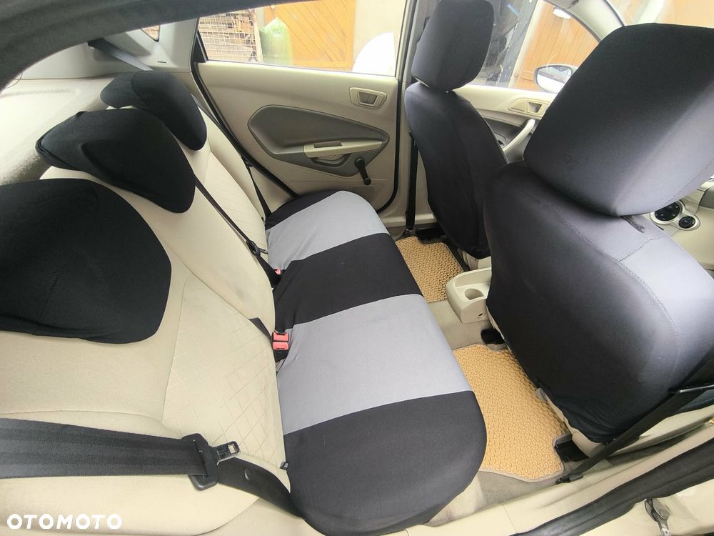 Ford Fiesta 1.25 Ghia - 9