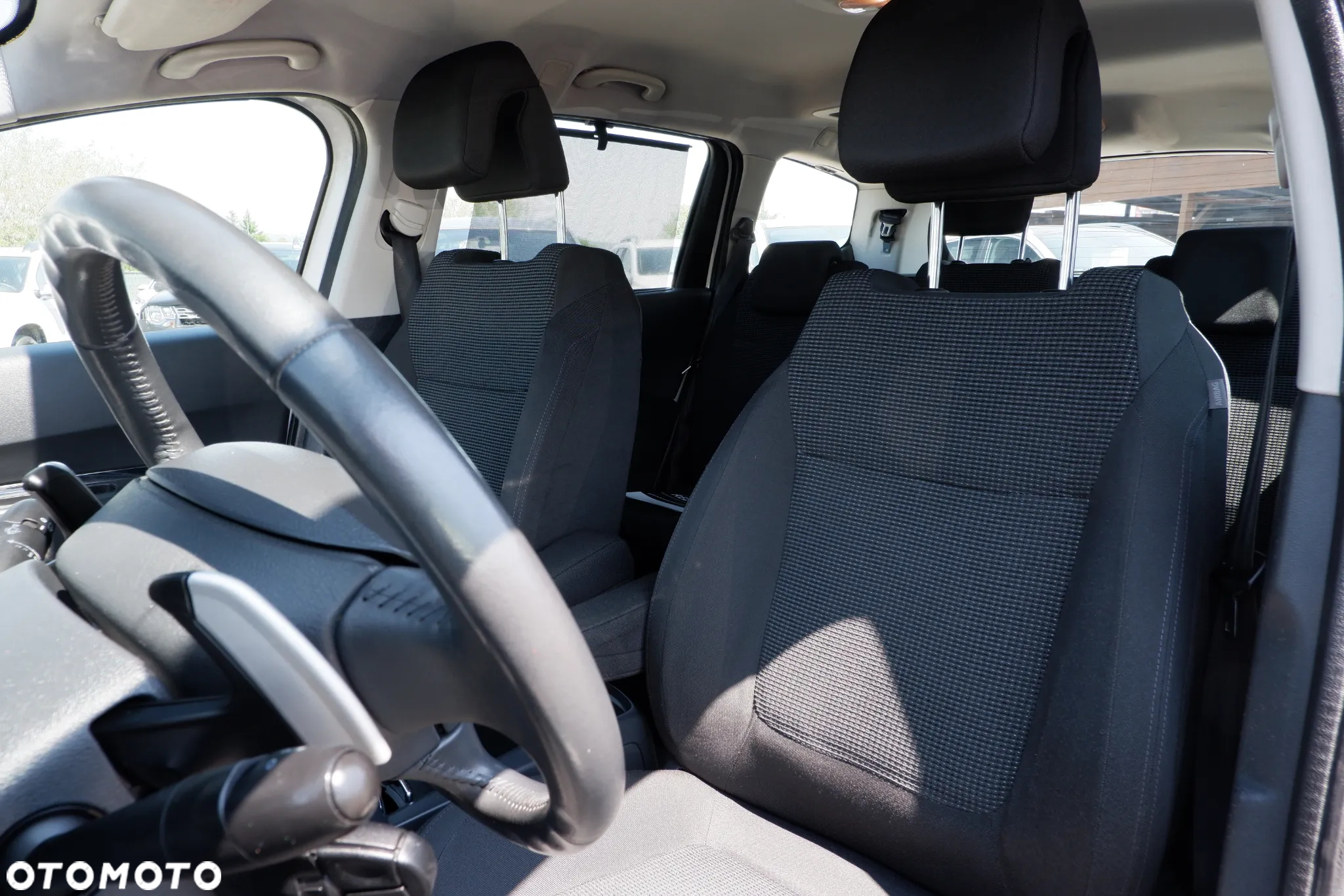 Peugeot 5008 HDI FAP 110 EGS6 Tendance - 27