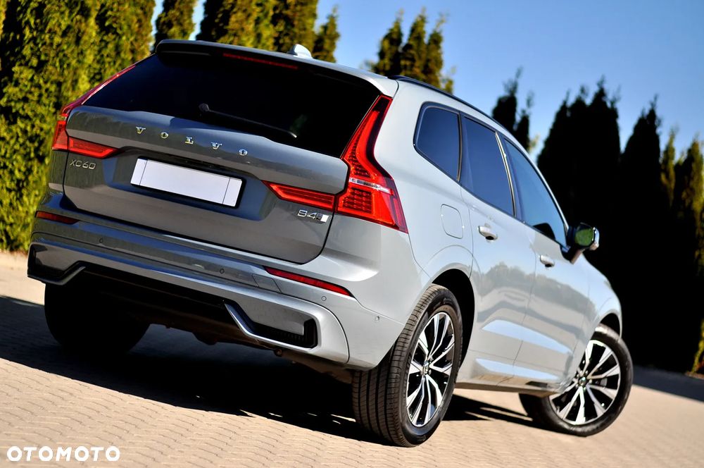 Volvo XC 60 B4 D AWD Plus Dark - 11