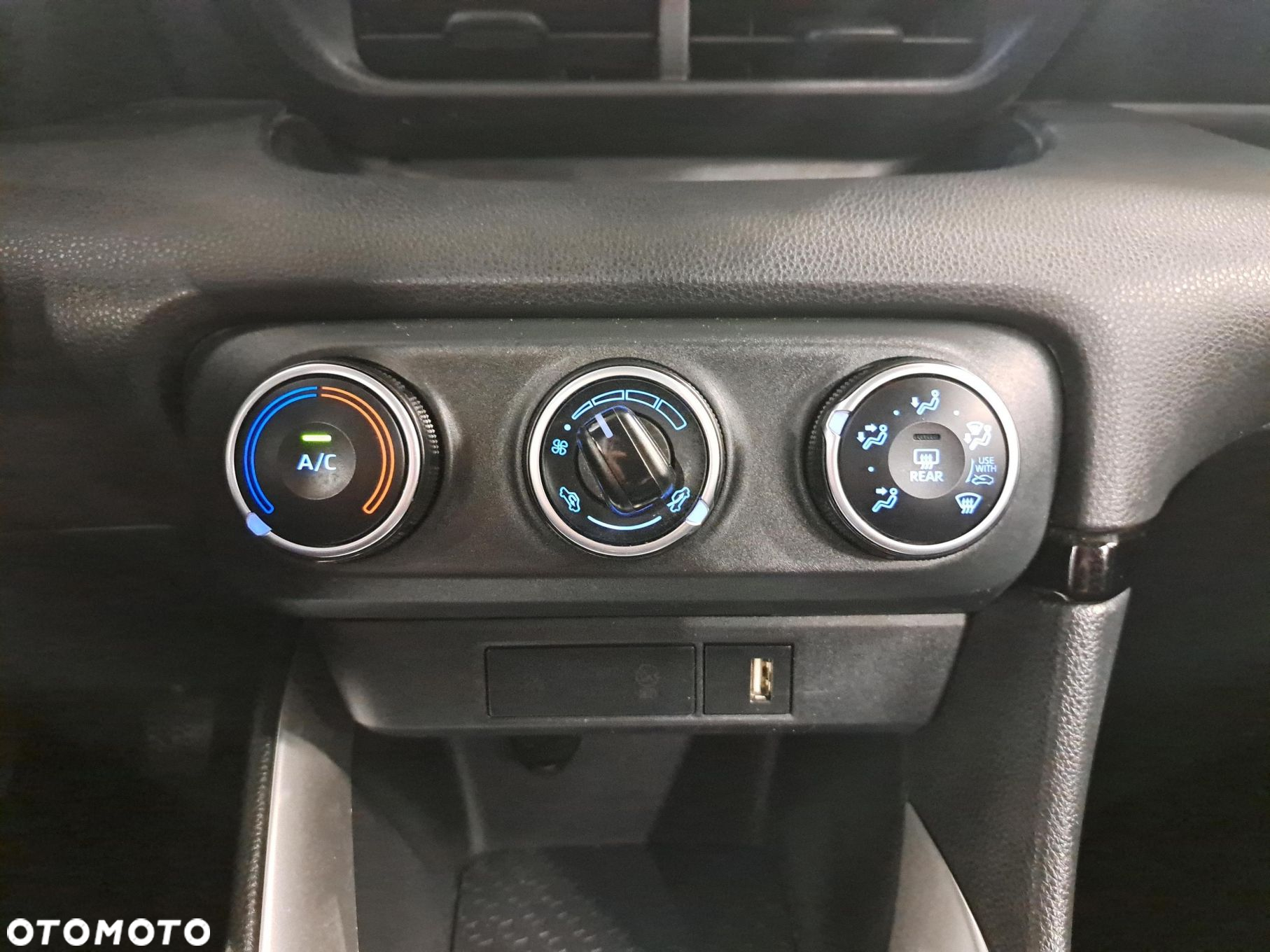 Toyota Yaris - 23