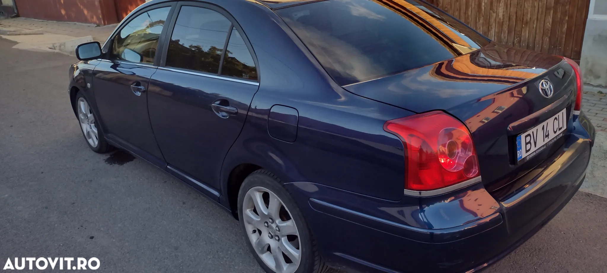 Toyota Avensis 2.0 Sdn. Executive - 2