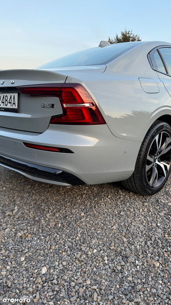 Volvo S60 B5 B AWD Plus Dark - 4