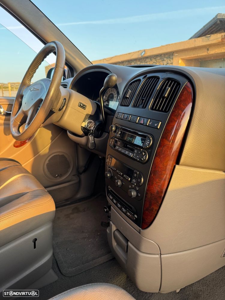 Chrysler Grand Voyager 3.3 Limited - 11