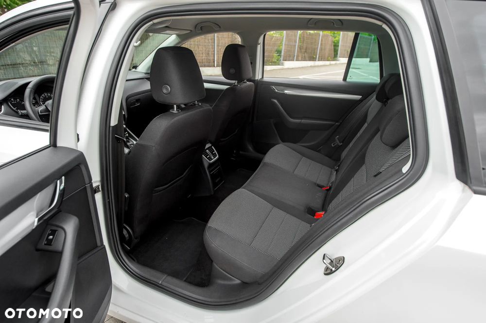 Skoda Octavia Combi 1.8 TSI 4x4 DSG Ambition - 31