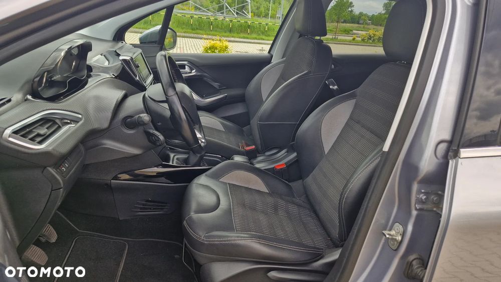 Peugeot 2008 1.6 e-HDi Allure S&S - 12