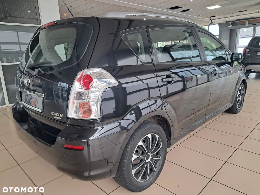 Toyota Corolla Verso 1.6 Premium - 6