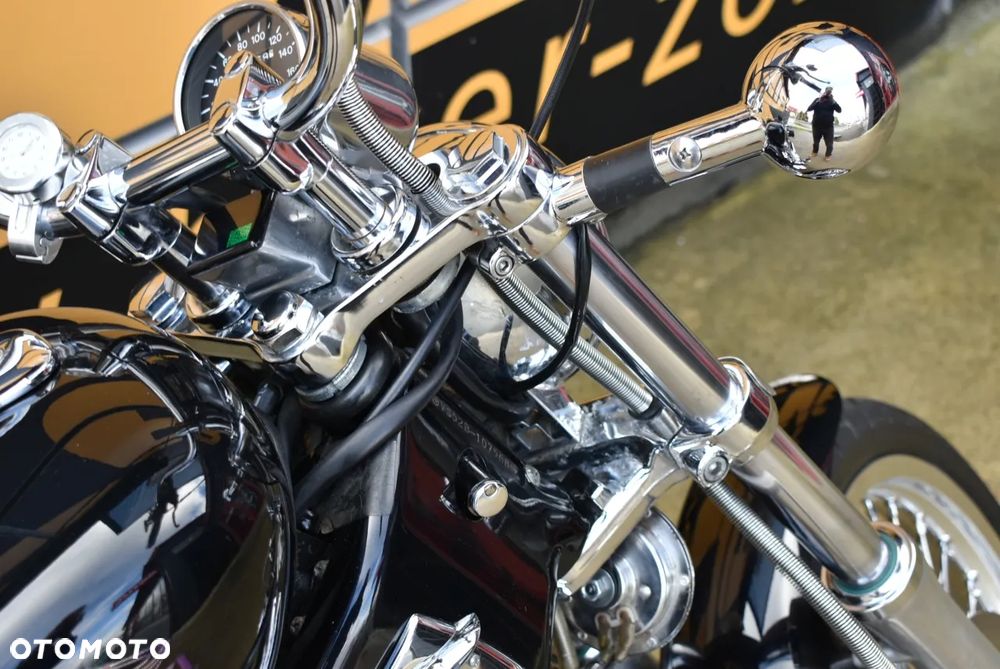 Suzuki Intruder - 28
