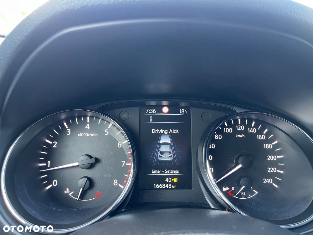 Nissan Qashqai 1.6 DIG-T N-Connecta - 24