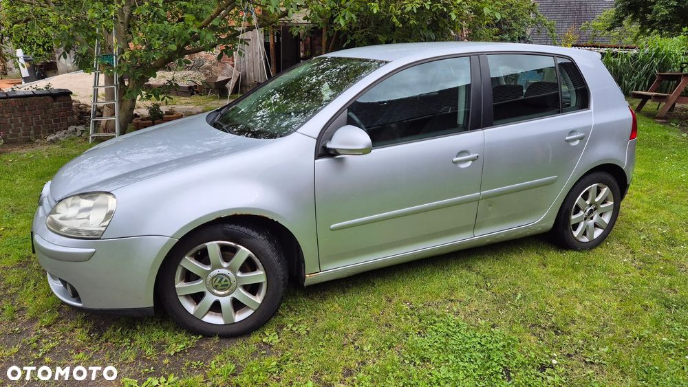 Volkswagen Golf V 1.9 TDI Comfortline - 4