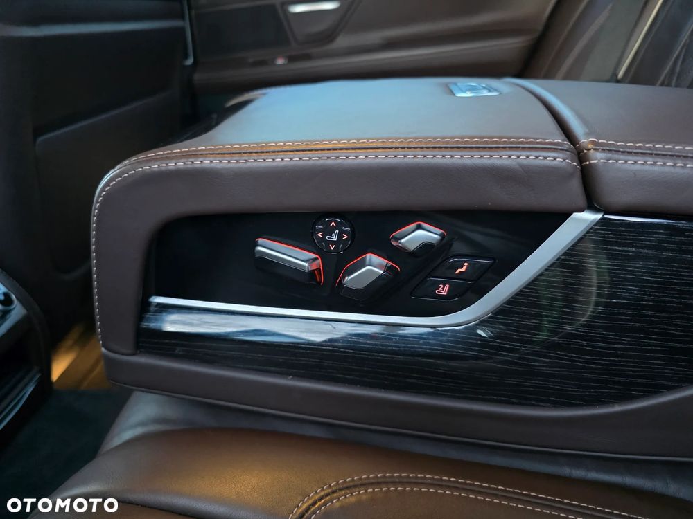 BMW Seria 7 730d - 25