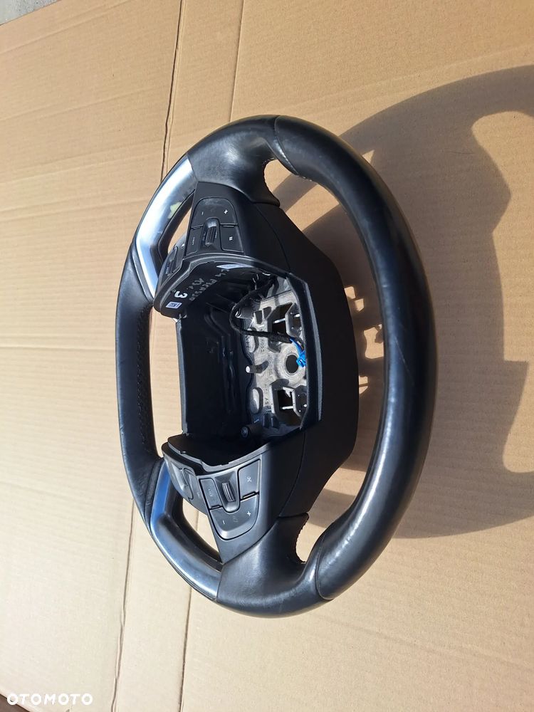 KIEROWNICA MULTIFUNKCYJNA DS5 - 7