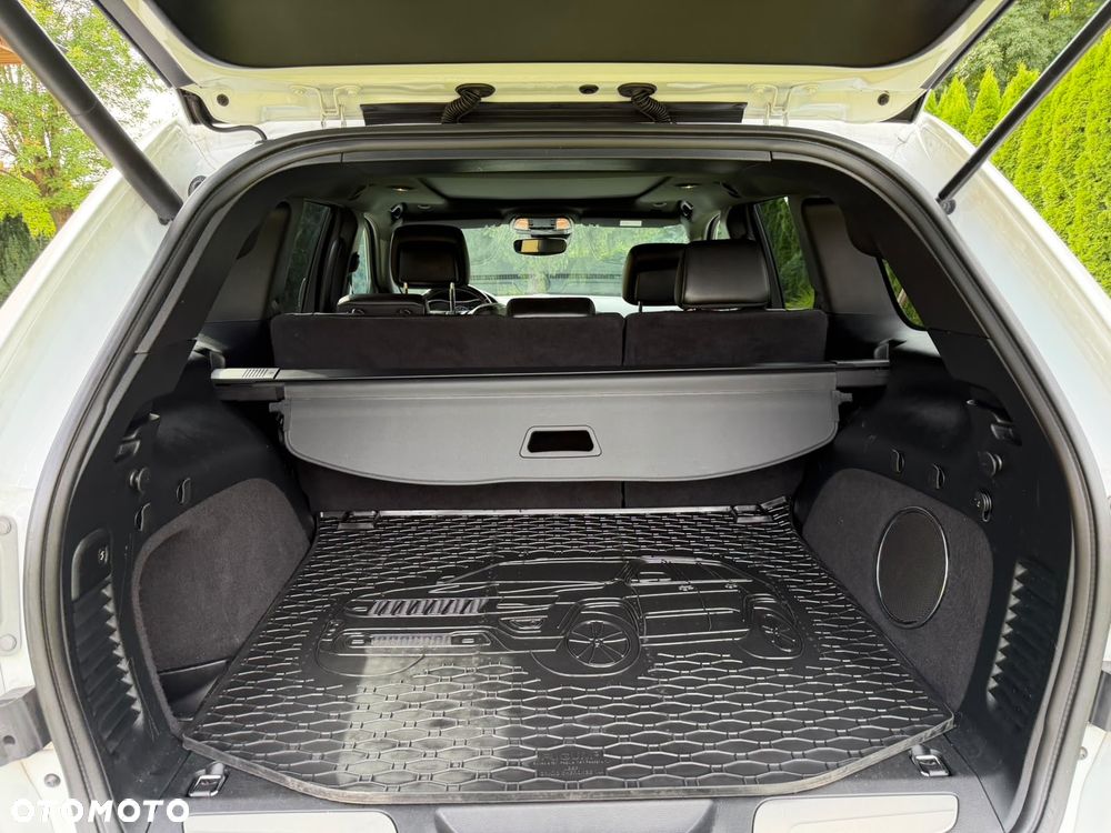 Jeep Grand Cherokee - 15