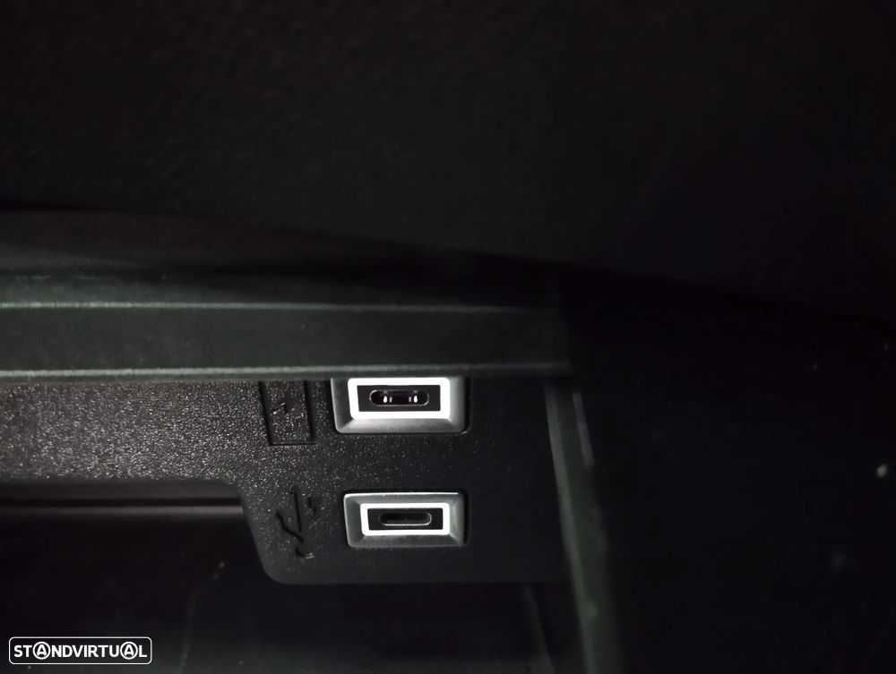 Opel Astra 1.2 T GS - 39