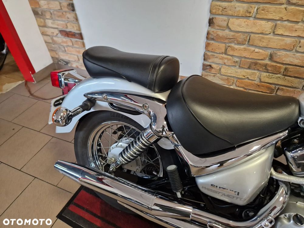 Suzuki Intruder - 24